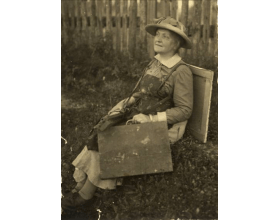 Foto z r. 1933: Zdenka (Zdislava Rosalina Augusta) Braunerová (8. 4. 1858 – 23. 5. 1934) 